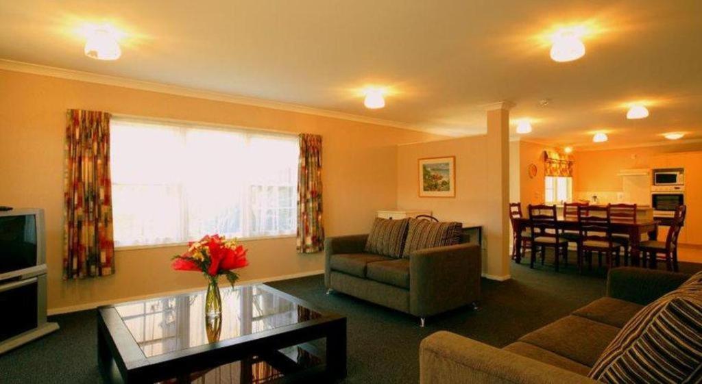 Anglesea Motel And Conference Centre Hamilton Exterior photo