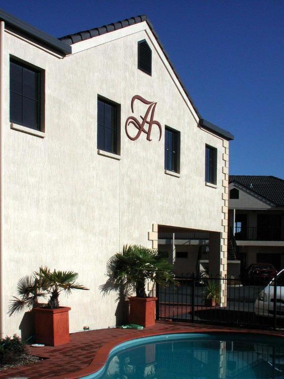 Anglesea Motel And Conference Centre Hamilton Exterior photo