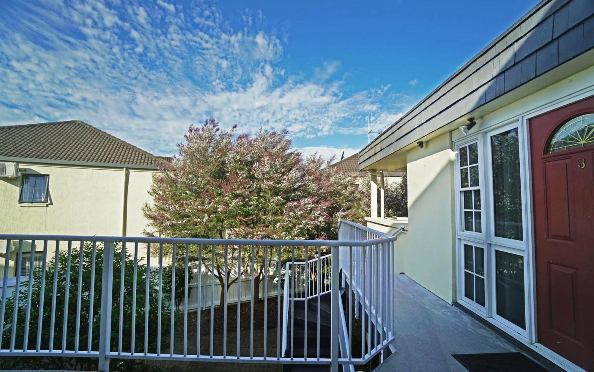 Anglesea Motel And Conference Centre Hamilton Exterior photo